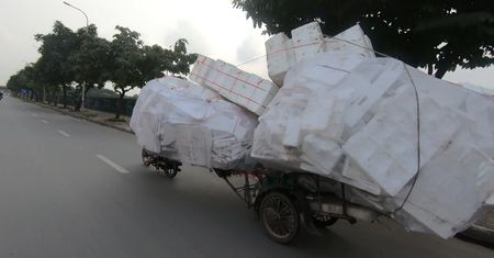 Jechał jedną z głównych ulic Hanoi. Nie mógł uwierzyć w to, co zobaczył