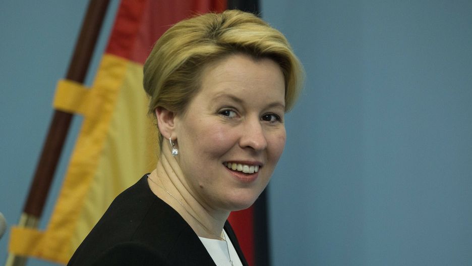 Reporter baza 2020-06-d
Bundesfamilienministerin Franziska Giffey (SPD) gibt Pressekonferenz zur Situation von Kindern, Eltern und Erzieherinnen in der Corona-Krise am 20. April 2020 in Berlin. Am Morgen hat eine Arbeitsgruppe von Bund, Laendern und Experten erstmals ueber ein Konzept beraten, wie die Kinder-Tagesbetreuung schrittweise wieder in Gang kommen kann. Es ging um einen Hygieneplan und paedagogische Fragen. | Federal Minister of Family Affairs Franziska Giffey (SPD) gives press conference on the situation of children, parents and educators in the Corona crisis on April 20, 2020 in Berlin. In the morning, a working group of the federal government, the federal states and experts discussed for the first time a concept of how day care for children can gradually get going again. It was about a hygiene plan and educational issues.


fot. Face to Face/REPORTER
Angelika von Stocki/face to face