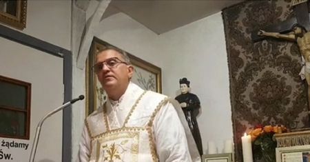 Ksiądz Woźnicki nie chce eksmisji z domu zakonnego. Niedługo wyrusza na pielgrzymkę