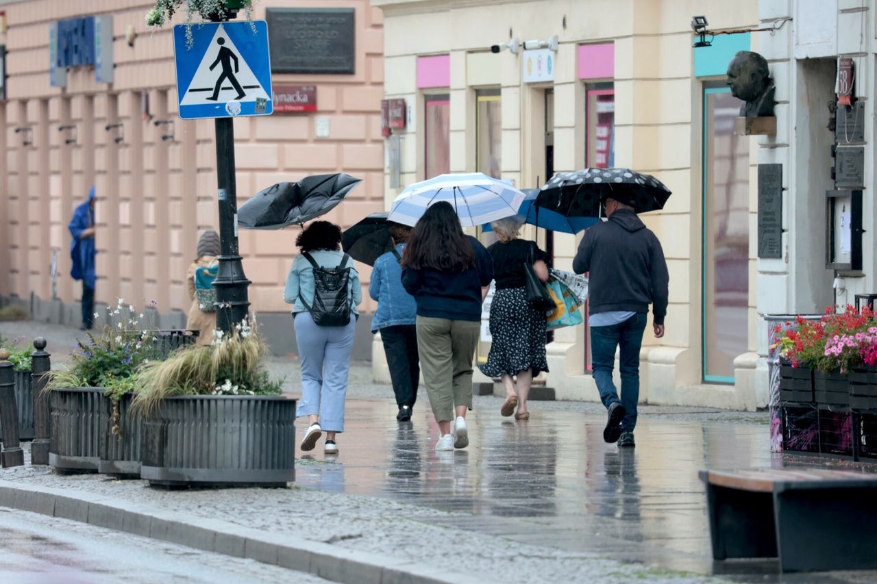 Jest coraz mniej Polaków. Ekspert: otwórzmy granice