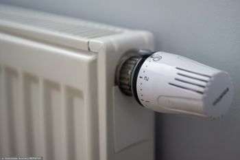 Zbliża się sezon grzewczy. Jak przygotować kaloryfer na zimę?