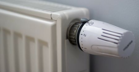 Zbliża się sezon grzewczy. Jak przygotować kaloryfer na zimę?