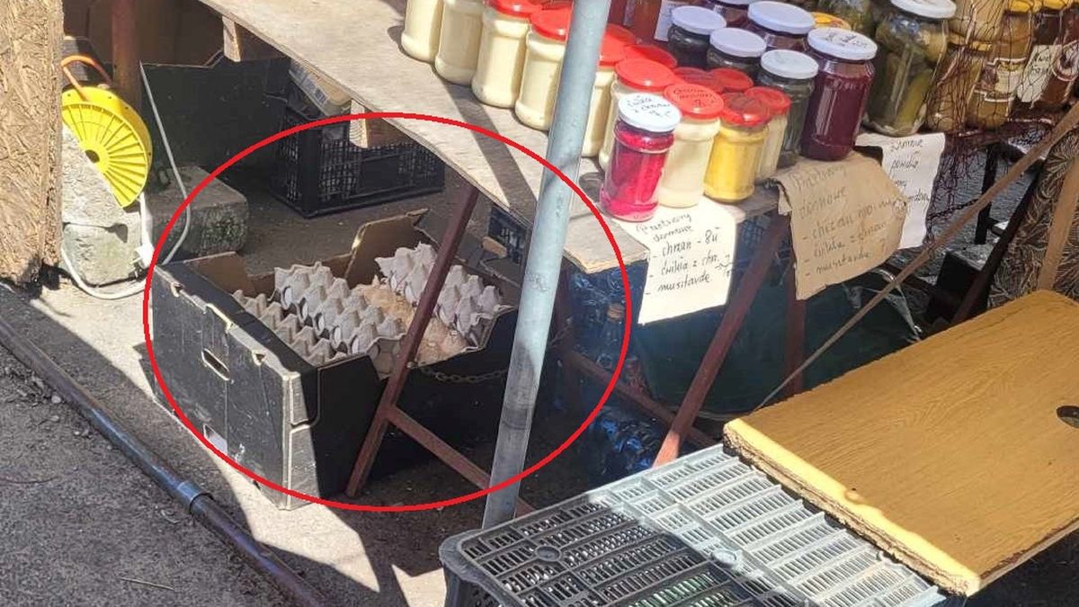 Nie ma śladu po uszkodzonych jajkach na bazarku.