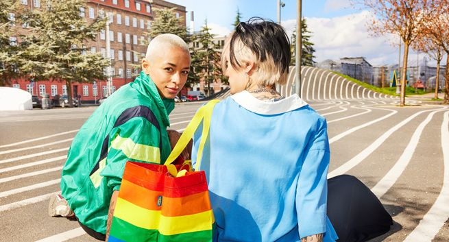 IKEA znów sprzedaje tęczową torbę. Zysk na pomoc osobom LGBTQ+