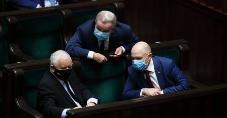 Odejść z klubu PiS będzie więcej? Tajemnicza zapowiedź Michała Wypija