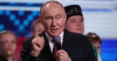 "Z godnością". Putin zwrócił się do Chameneia. Mocne zapewnienia