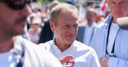 Tusk odgryzł się Morawieckiemu. "Poszukaj na swoich kontach"