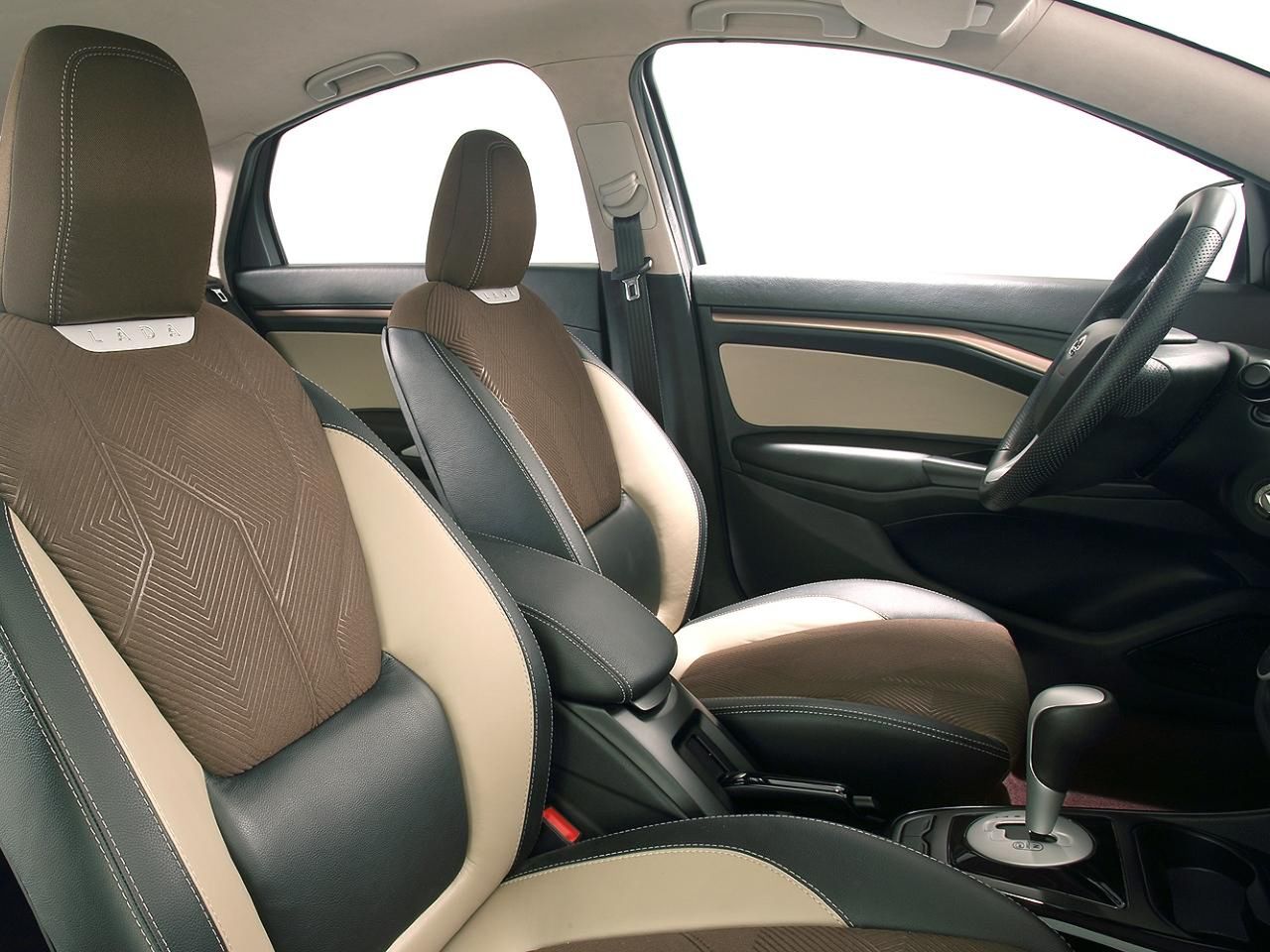 Lada Vesta i XRay przedpremierowo [aktualizacja] 10