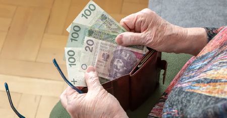 Złe informacje dla emerytów. Niektórzy muszą zwrócić trzynastkę