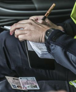 Uważaj z zakładaniem okularów do auta. Możesz dostać mandat