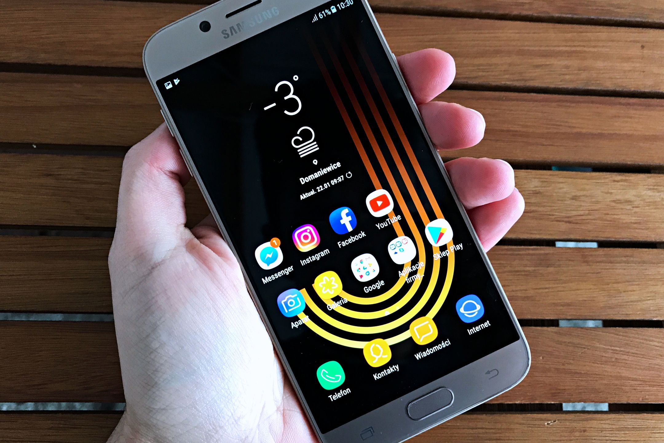 Test Samsunga Galaxy J7 – smartfonu ze średniej półki z perfekcyjnym ekranem 2