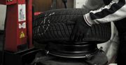 Polacy bardzo chętnie kupują opony całoroczne. To dobre rozwiązanie na obecne zimy