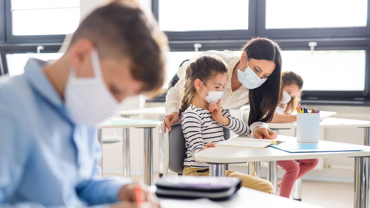 Spójnik: nieodmienny, więc niezmienny