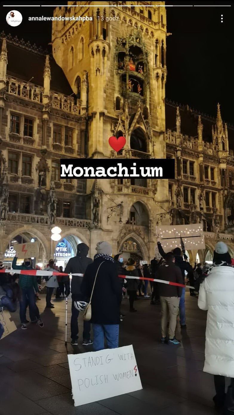 Anna Lewandowska na proteście kobiet