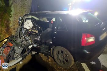 Tragiczny wypadek w Katowicach. 34-letni mężczyzna wjechał do stawu i utonął, jego ciało wyciągnęli nurkowie