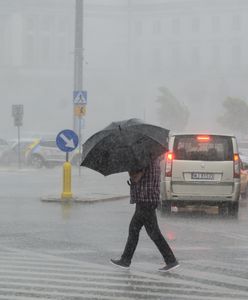 Ostrzeżenia dla 11 województw. Nadchodzą burze z gradem