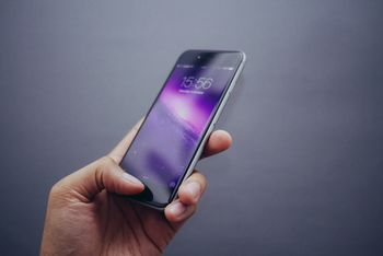 Uwaga na SMS-y. Nadawca zna dane rezerwacji z Booking