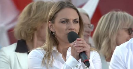 Ale się wystroiła! W takiej kreacji posłanka KO poszła na bal