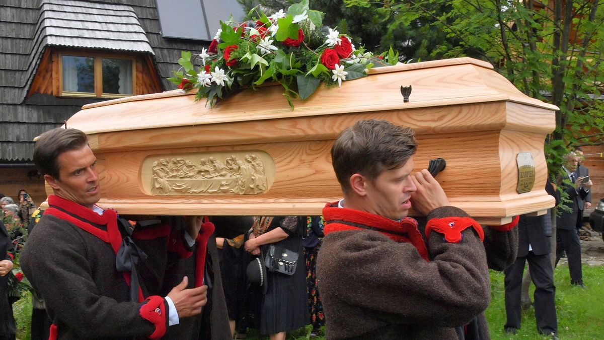 Koronawirus na pogrzebie Zofii Karpiel-Bułecki