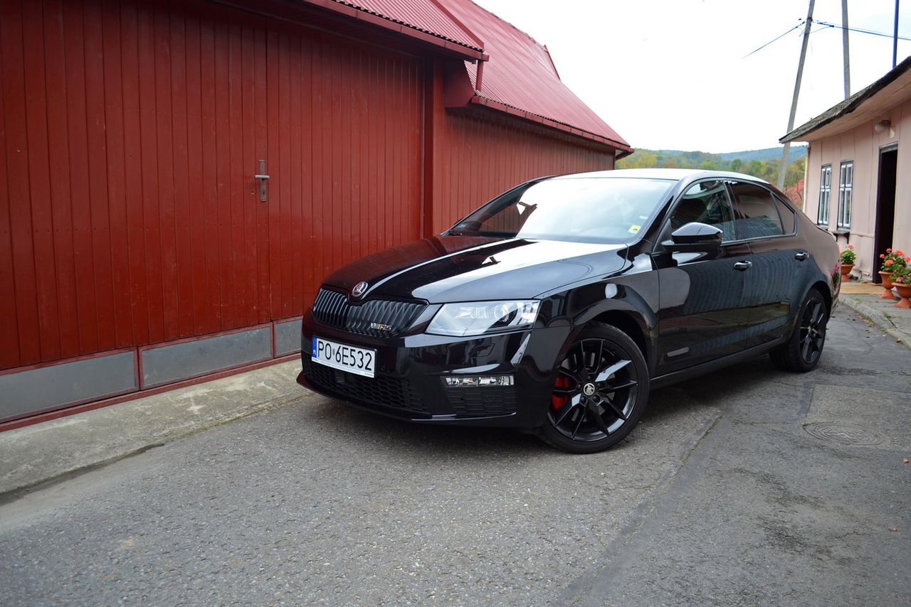 Test Škoda Octavia RS 2.0 TSI – men in black