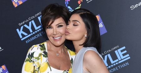 "Kylie jest za młoda, żeby zostać matką. NIE MA POJĘCIA O CIĘŻKIEJ PRACY, nieprzespanych nocach..."