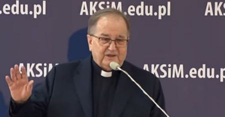 Ojciec-dyrektor wypalił: ile PiS daje temu Rydzykowi