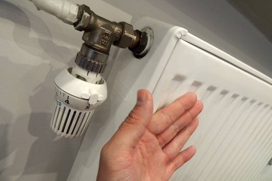 Piastów: mieszkańcy bez ogrzewania. Zimne kaloryfery do wieczora