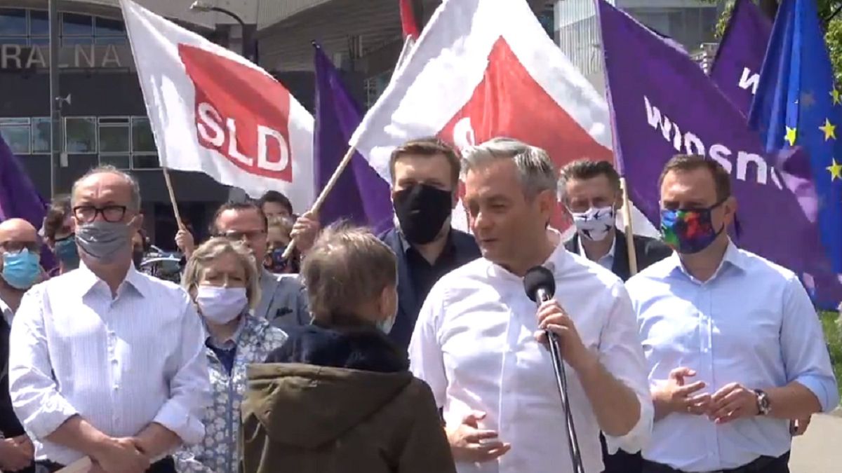 Konferencję Roberta Biedronia przerwała kobieta