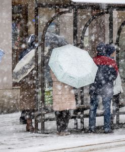 Burza śnieżna nad miastem. Mieszkańcy polskiego miasta zaskoczeni