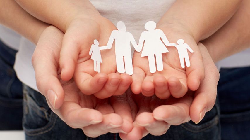 Adopcja zagraniczna ma być ograniczona - planuje Ministerstwo Rodziny.