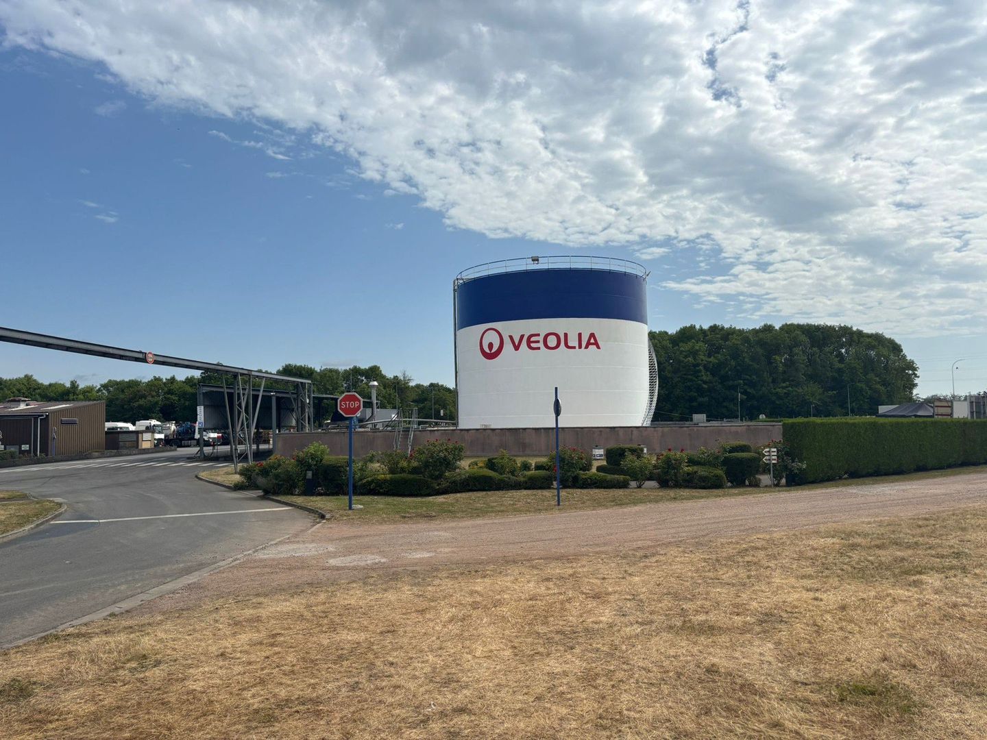 Veolia ogłosiła znaczące wzmocnienie globalnych mocy przetwórczych w zakresie odpadów niebezpiecznych