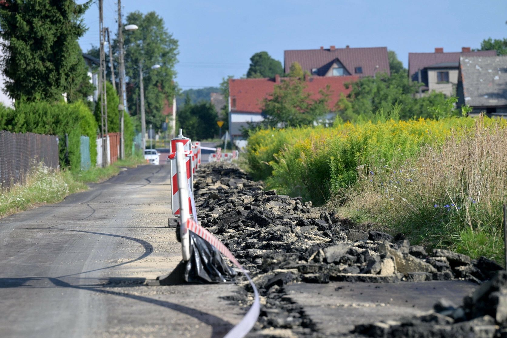 Rolnik z Gliwic w areszcie za zaoranie asfaltu: Wojewódzki skandal z udziałem Wojciechowskiego