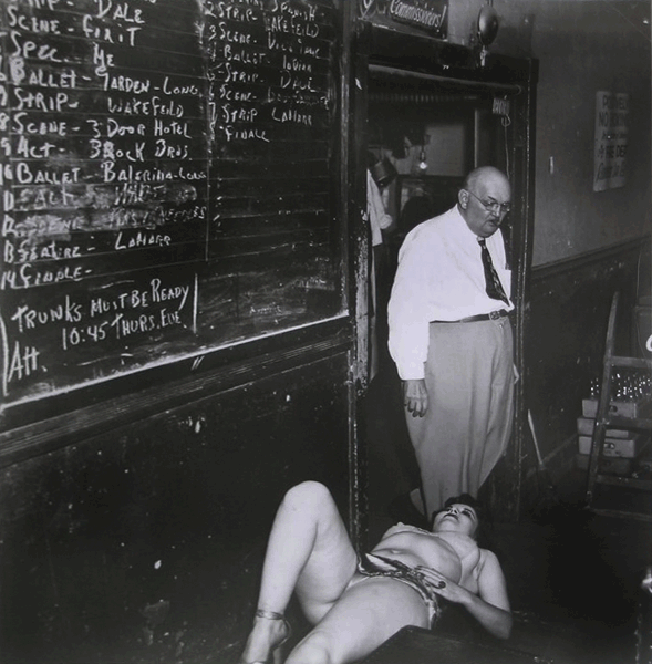 Morderstwa, prostytucja i wojny gangów, czyli życie legendarnego fotografa Wee Gee 3
