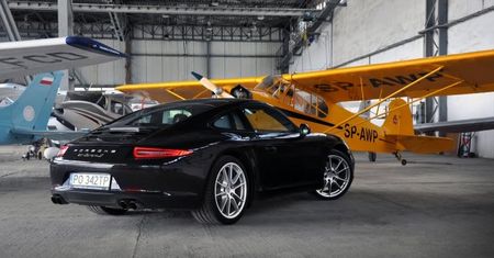Porsche wzywa 2263 nowych 911 do ASO