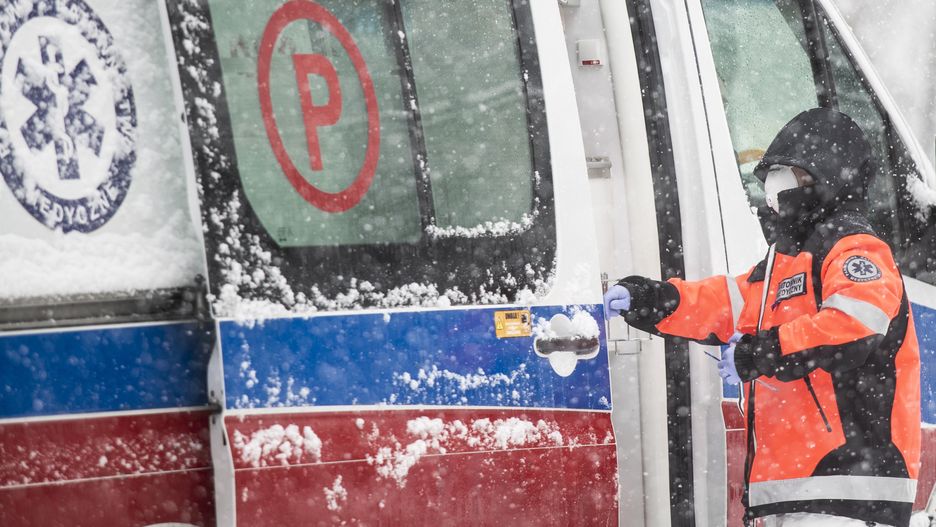 Warszawa. Kierowca ciężarówki został przewieziony do szpitala