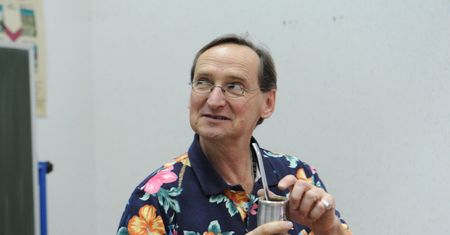 Cejrowski tym razem przesadził. Chce pryskać migrantów świńską krwią
