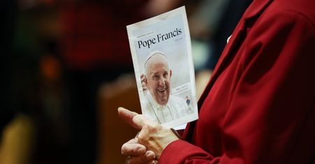 Prasa o "cudzie Franciszka". Decyzja Trumpa zmieni bieg historii?