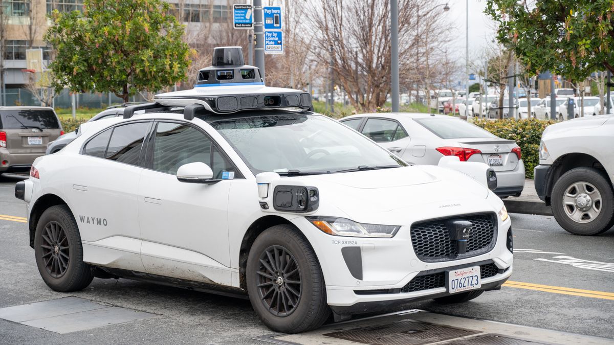 Autonomiczne auto Waymo w okolicach San Francisco