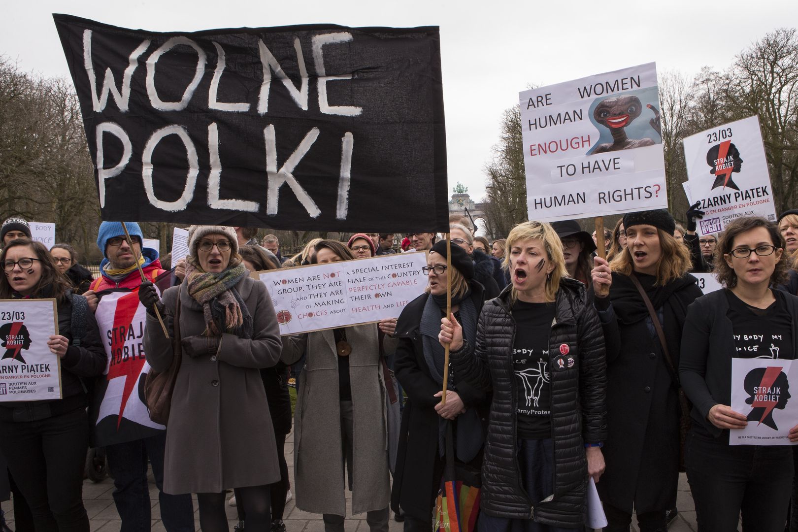 Brytyjska prasa pisze o obietnicach Tuska. "Nowy rząd oszukał Polki?"