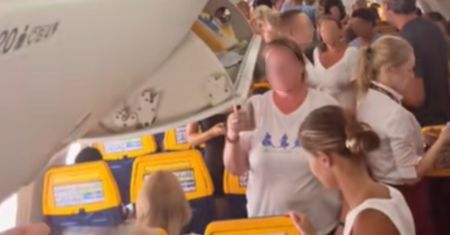 "Przecież tu są dzieci". Dramat Polaków. Ryanair odpowiada