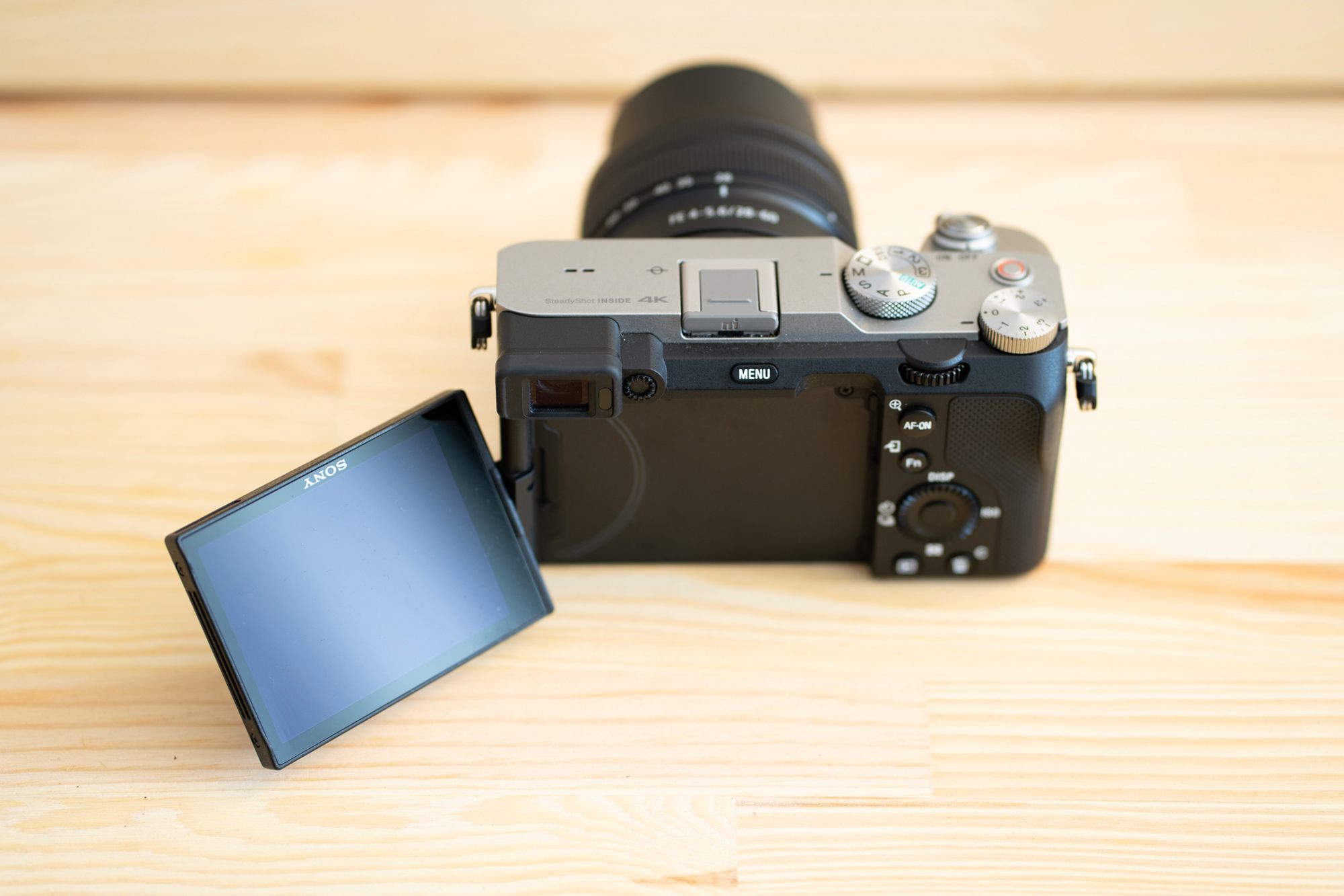 Sony A7C: Najmniejszy bezlusterkowiec z pełną klatką waży 509 gramów 4