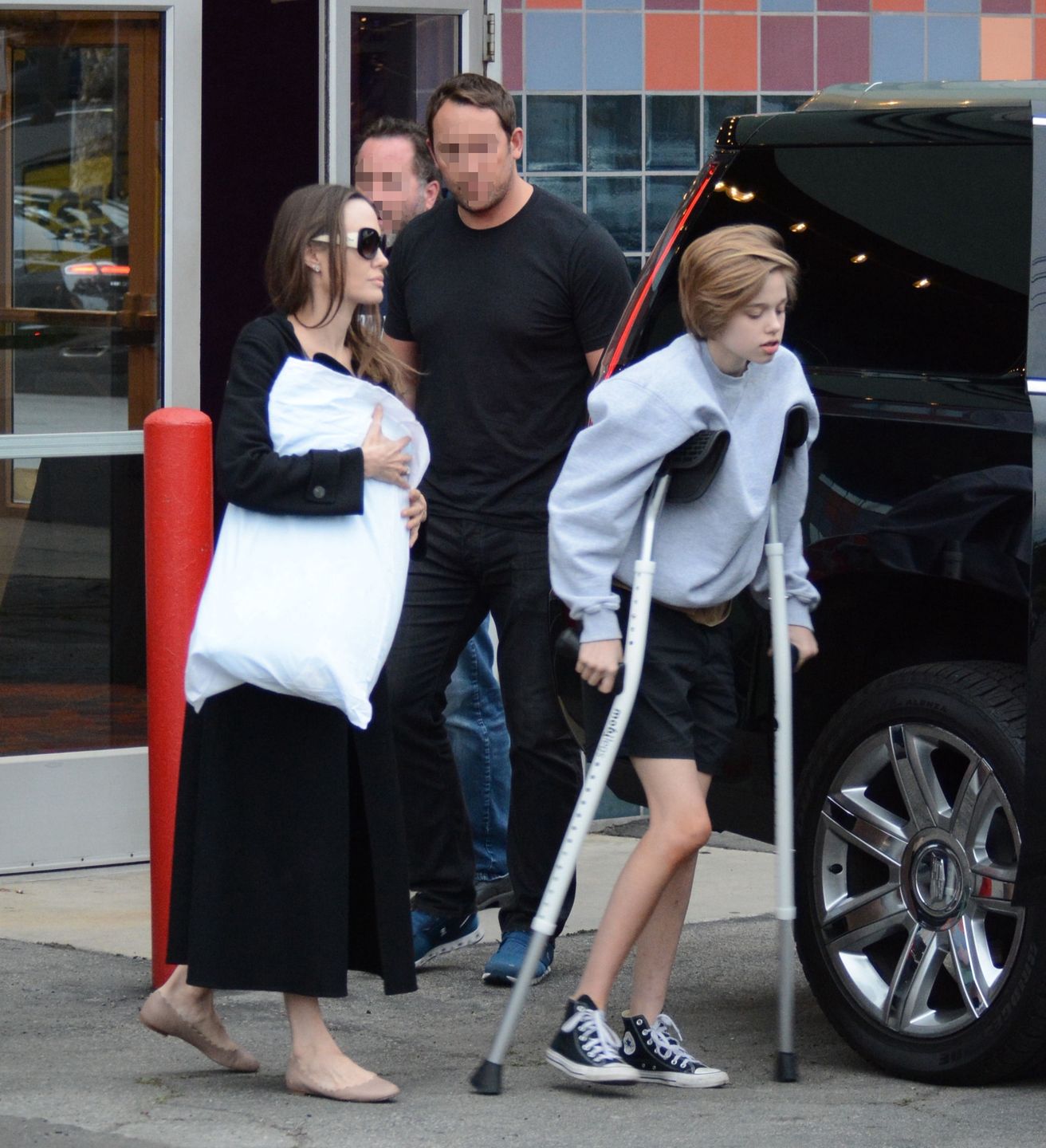 Angelina Jolie idzie do kina z córkami