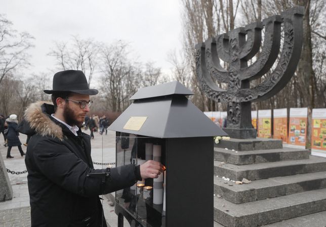 Obchody 16. Międzynarodowego Dnia Pamięci o Ofiarach Holocaustu. Kijów, Ukraina