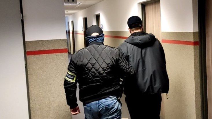 Śląskie. Policjanci z Dąbrowy Górniczej zatrzymali dwóch mieszkańców Sosnowca podejrzanych o handel narkotykami.