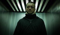 Michał Żurawski z główną rolą w serialu „Król” dla Canal+