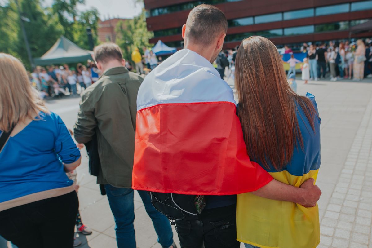 У Польщі зменшується готовність допомагати біженцям з України