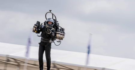 Jetpacki trafiły do tajemnej armii. To pierwsza taka transakcja na świecie