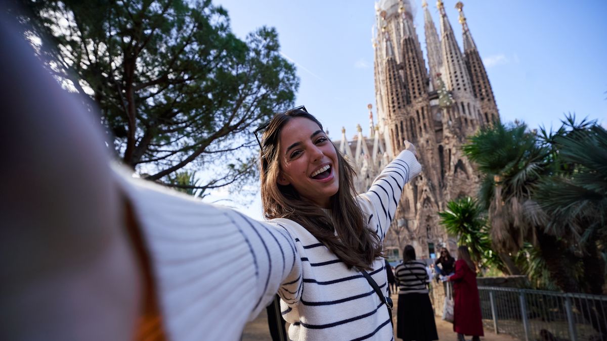 Turyści będą przy Sagrada Familia zawsze robią tam zdjęcia 