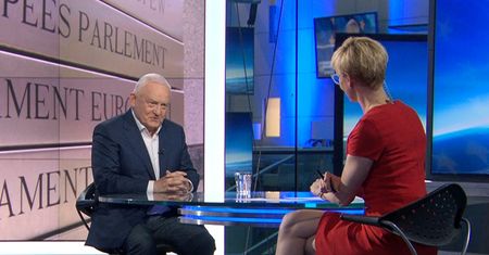 Miller radzi Tuskowi jak traktować prezydenta