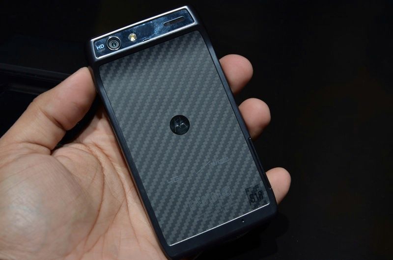 Motorola RAZR oficjalnie. Ma 7,1 mm grubości - najcieńszy smartfon świata! 5